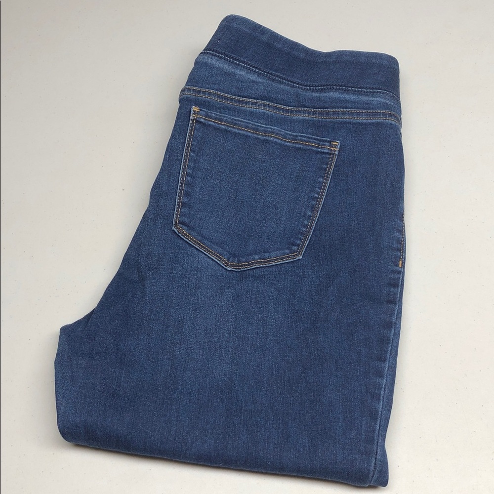 LIKE NEW OLD NAVY ROCKSTAR JEGGING JEANS 14/32x28?⭐️